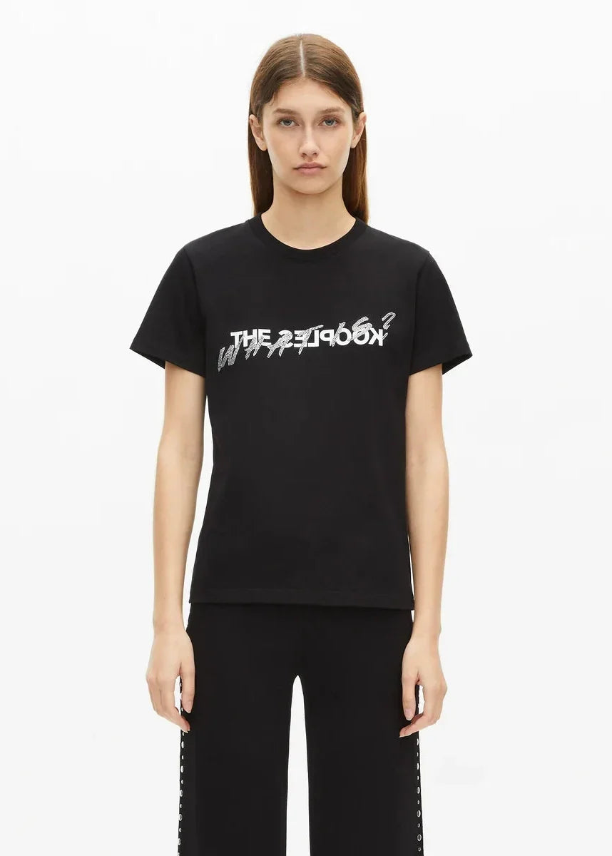 T-shirt What is black