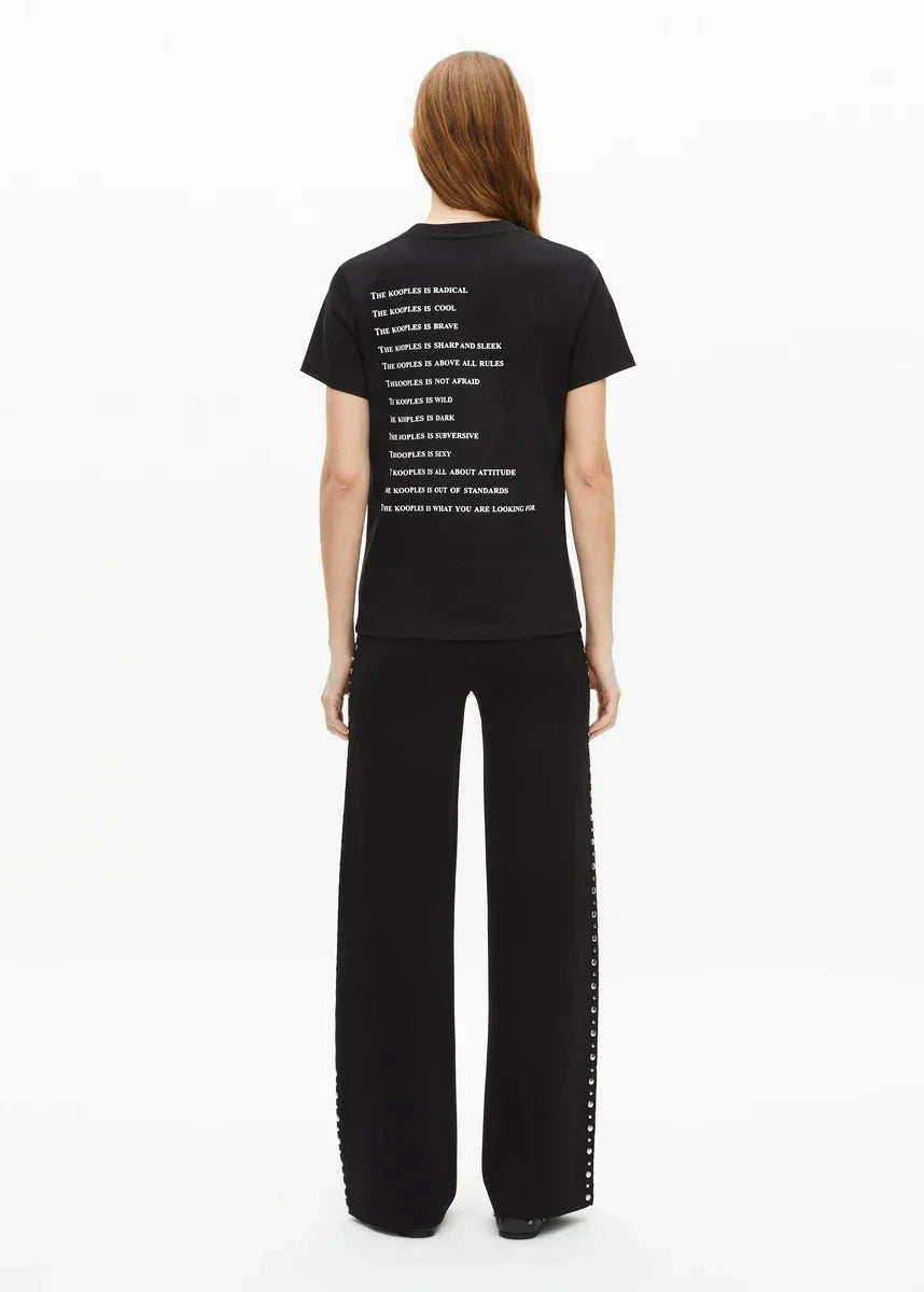 T-shirt What is black